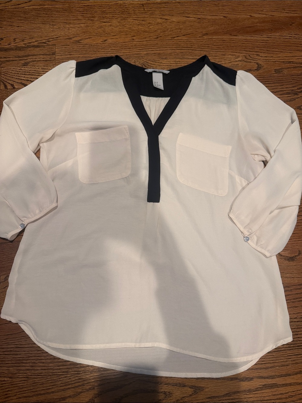 H&M Cream Blouse with Black Trim - Classic Contrast Top 3/4 sleeves sz 8